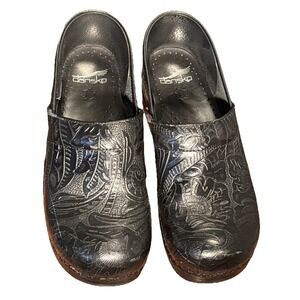 Dansko Black Tooled Leather Clogs Size 9.5 New Imperfect Condition